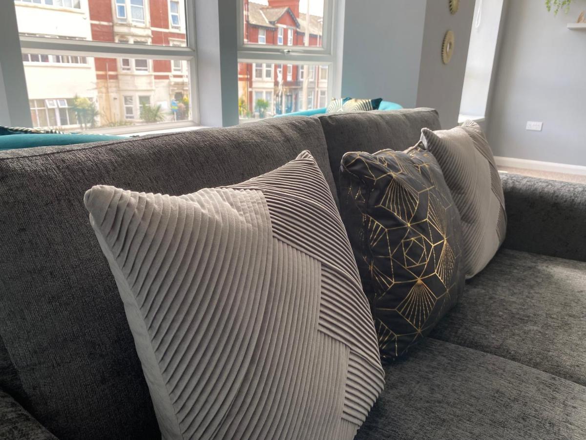 Blackpool Sleepover Apartment 4 Free Parking Sleeps 6 Extérieur photo